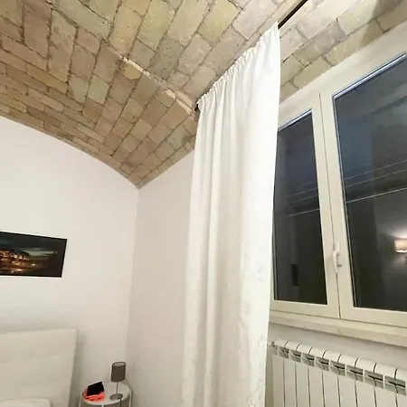 홈스테이 Casa Metro A Pontelungo *