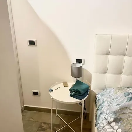 Casa Metro A Pontelungo בית אירוח *